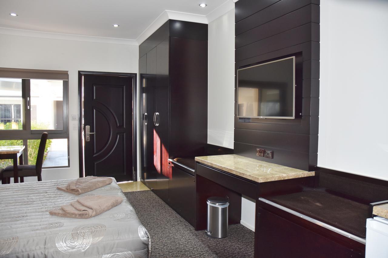 Western Downs Motor Inn Miles Екстер'єр фото